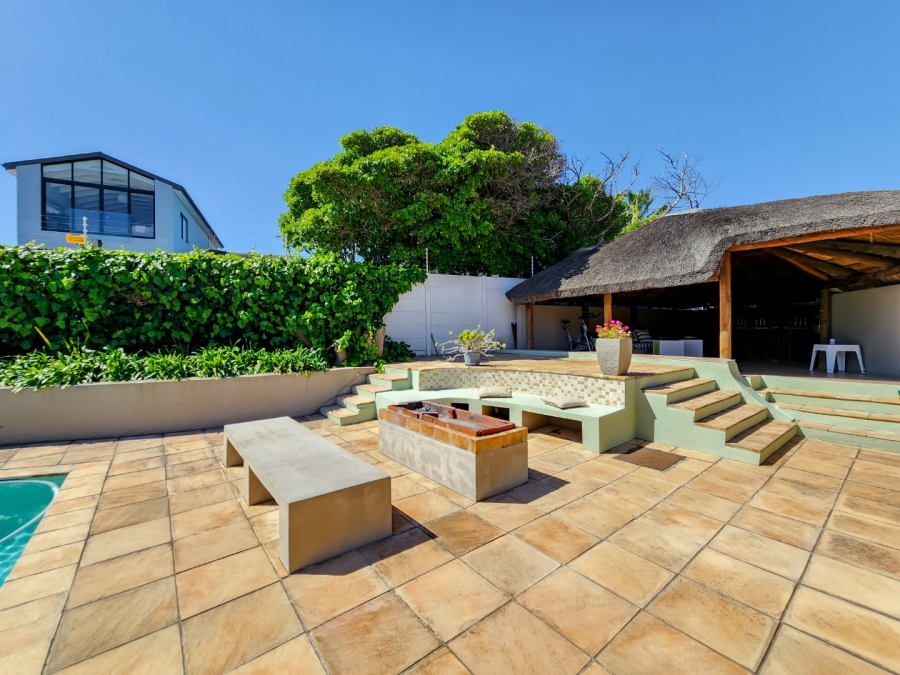 To Let 1 Bedroom Property for Rent in Bloubergrant Western Cape